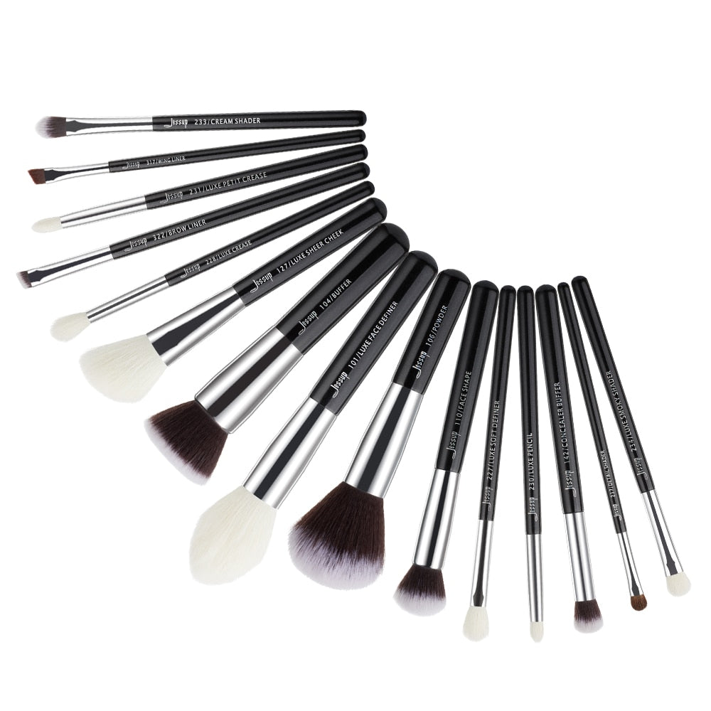 MAKEUP BRUSH