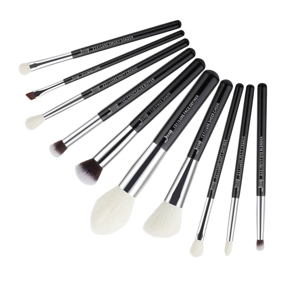 MAKEUP BRUSH