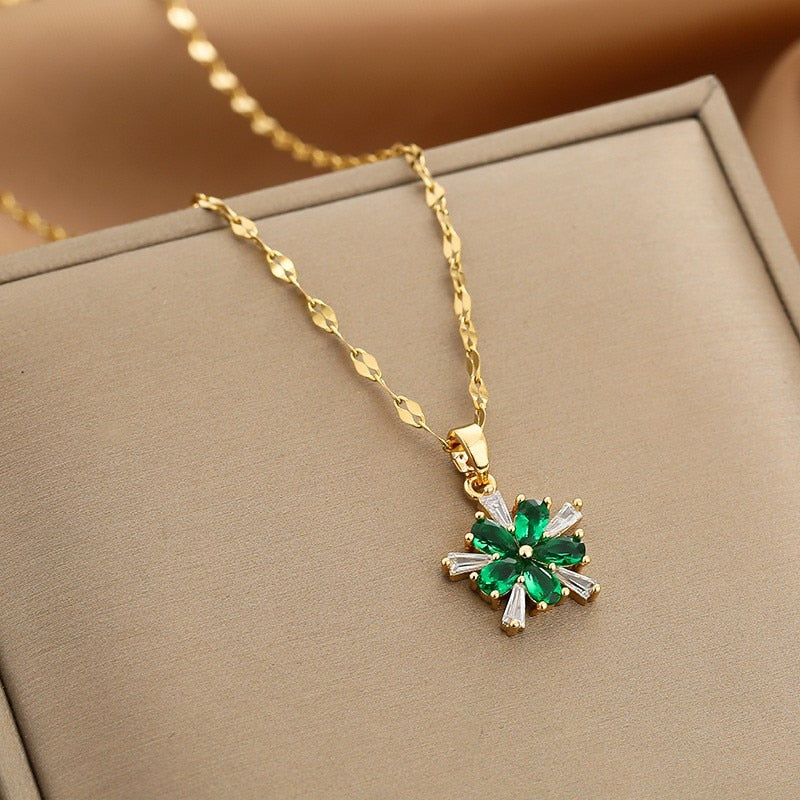 Collier couleur or pour femme