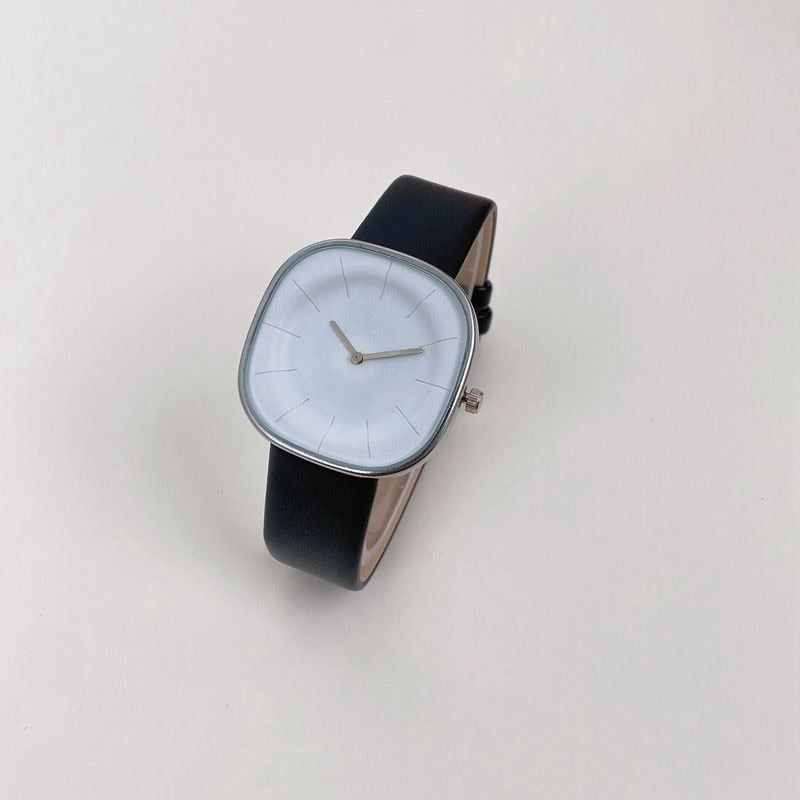 Montre pour femme à la mode de style sport