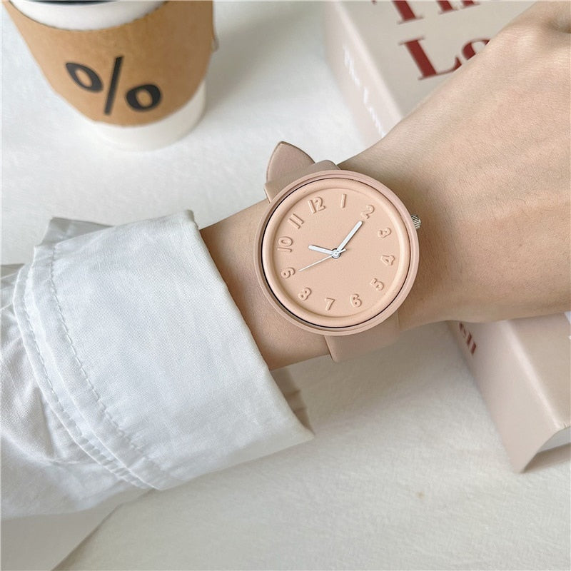 Montre pour femme à la mode de style sport