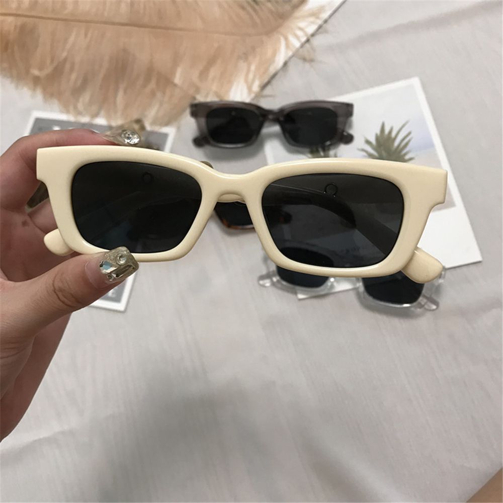 Lunettes de soleil yeux de chat vintage