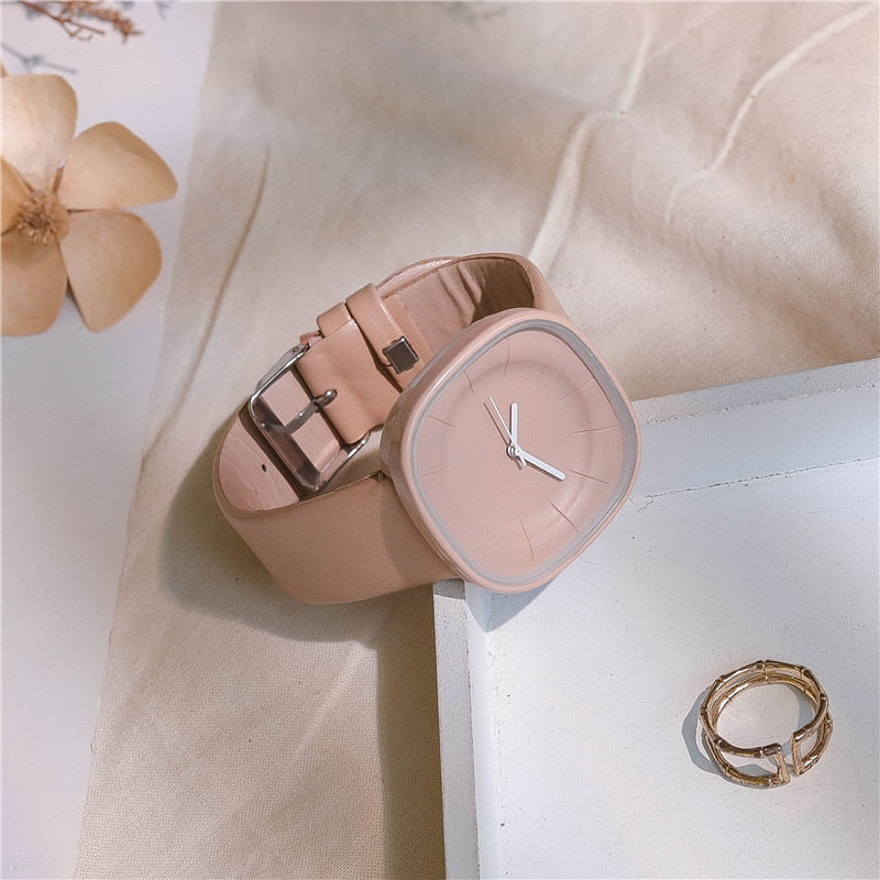 Montre pour femme à la mode de style sport