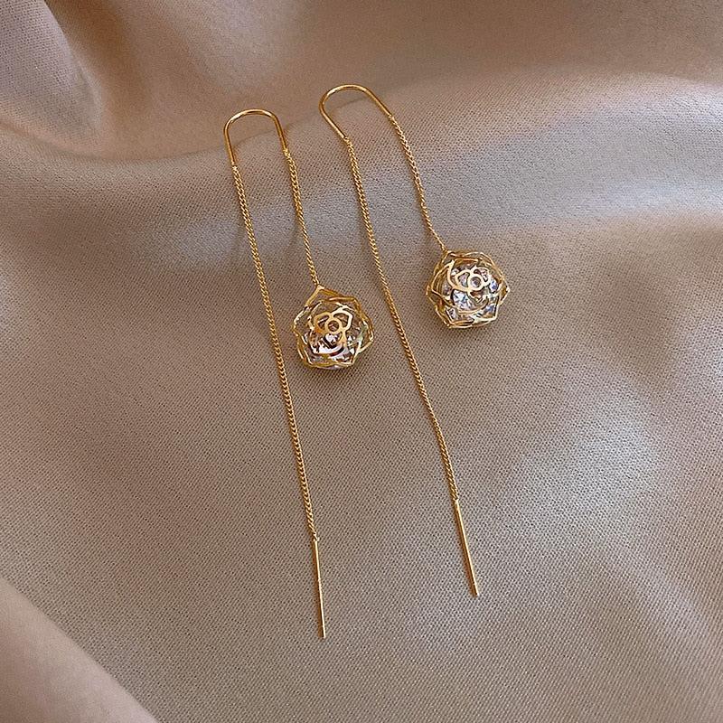 Trend Simulation Pearl Long Earrings