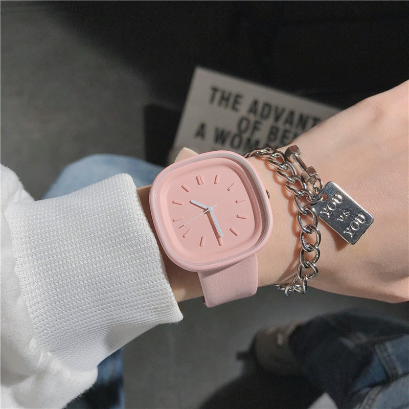 Montre pour femme à la mode de style sport