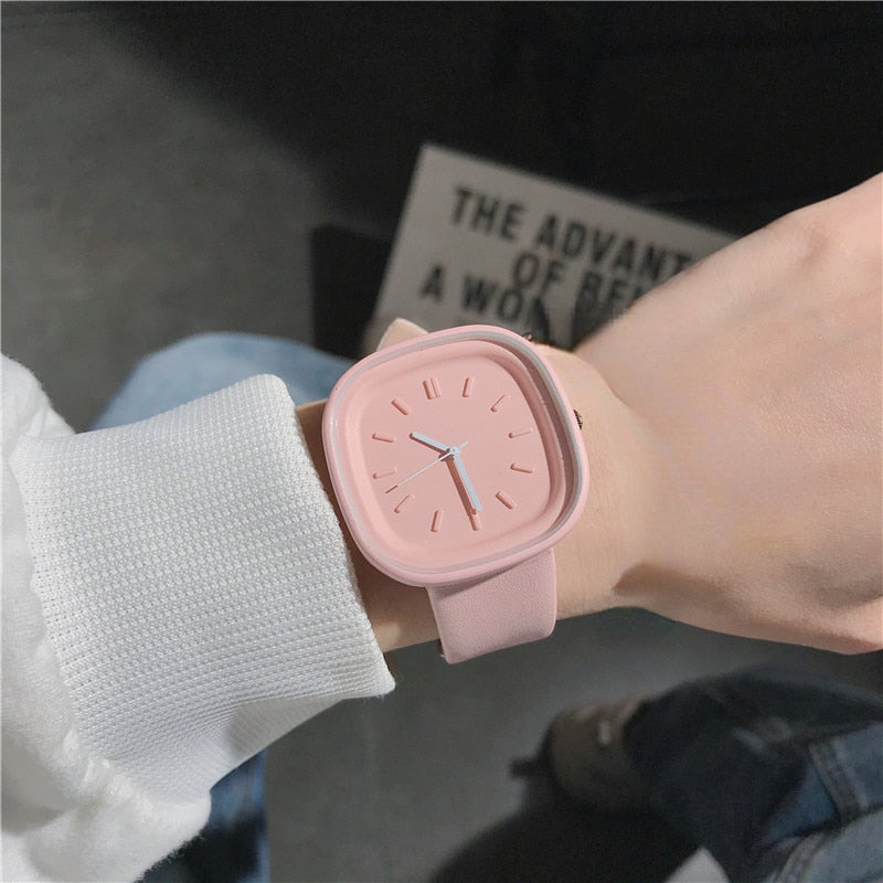 Montre pour femme à la mode de style sport